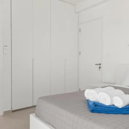 Serenity Waves 19 * Larnaca