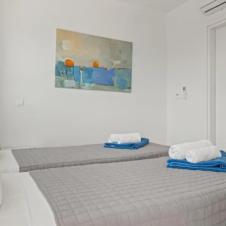 Serenity Waves 19 * Lárnaka