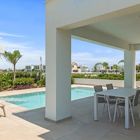 Serenity Waves 19 * Larnaca